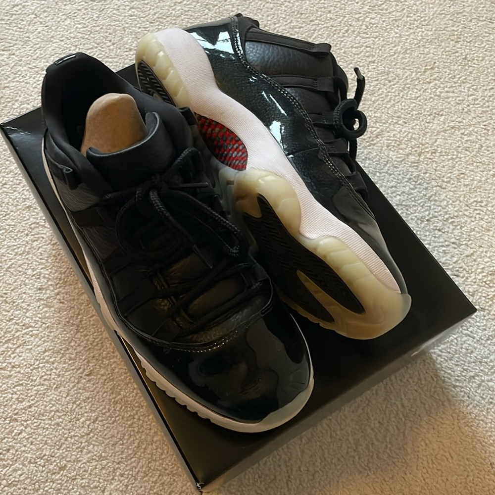 Men’s Air Jordan 11 Retro Low, Size 10.5, black